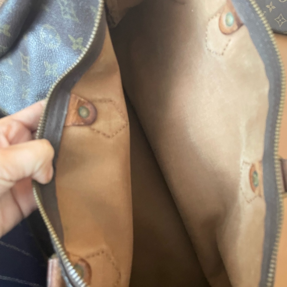 Authentic Louis Vuitton set - Picture 8 of 12